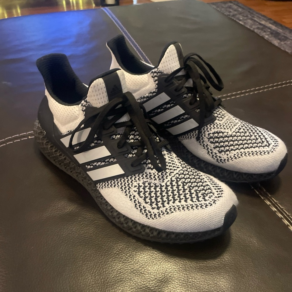 EUC- Mens 10 Adidas ULTRA 4D RUNNING Knit Primeknit Shoes IG2262 Boost OREO